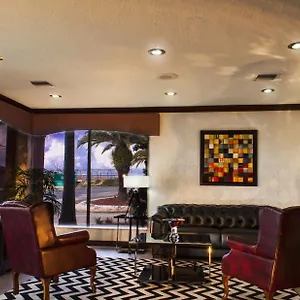 Ramada By Wyndham Orlando South Отель